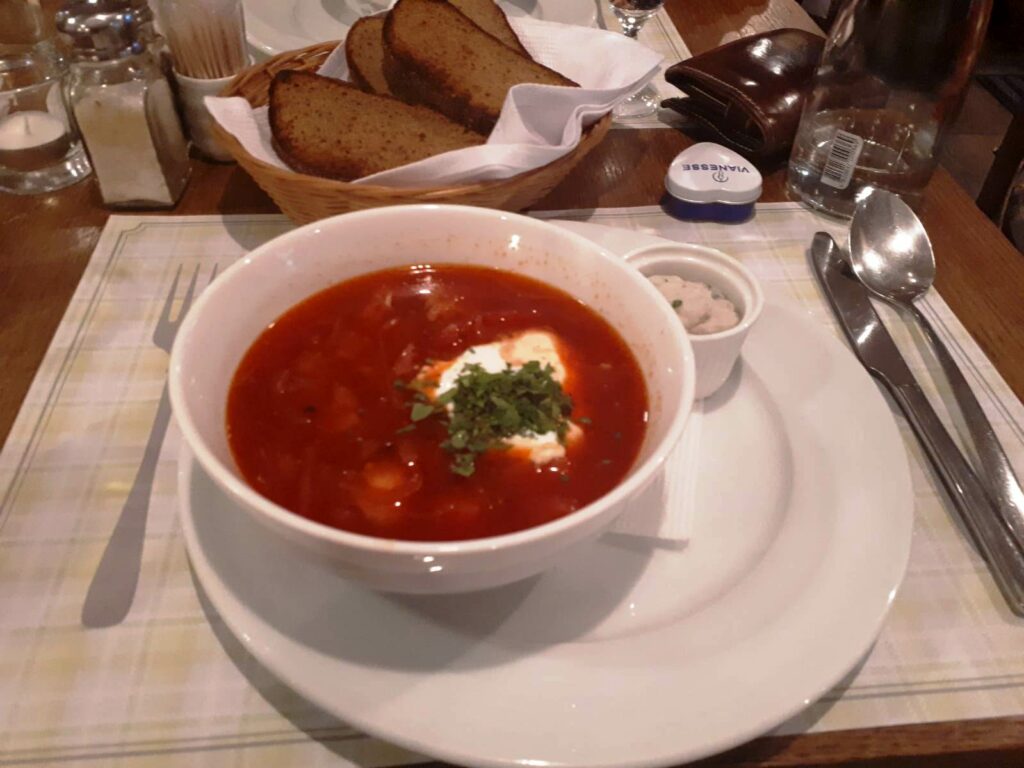 Kiev dinner Borsch bowl