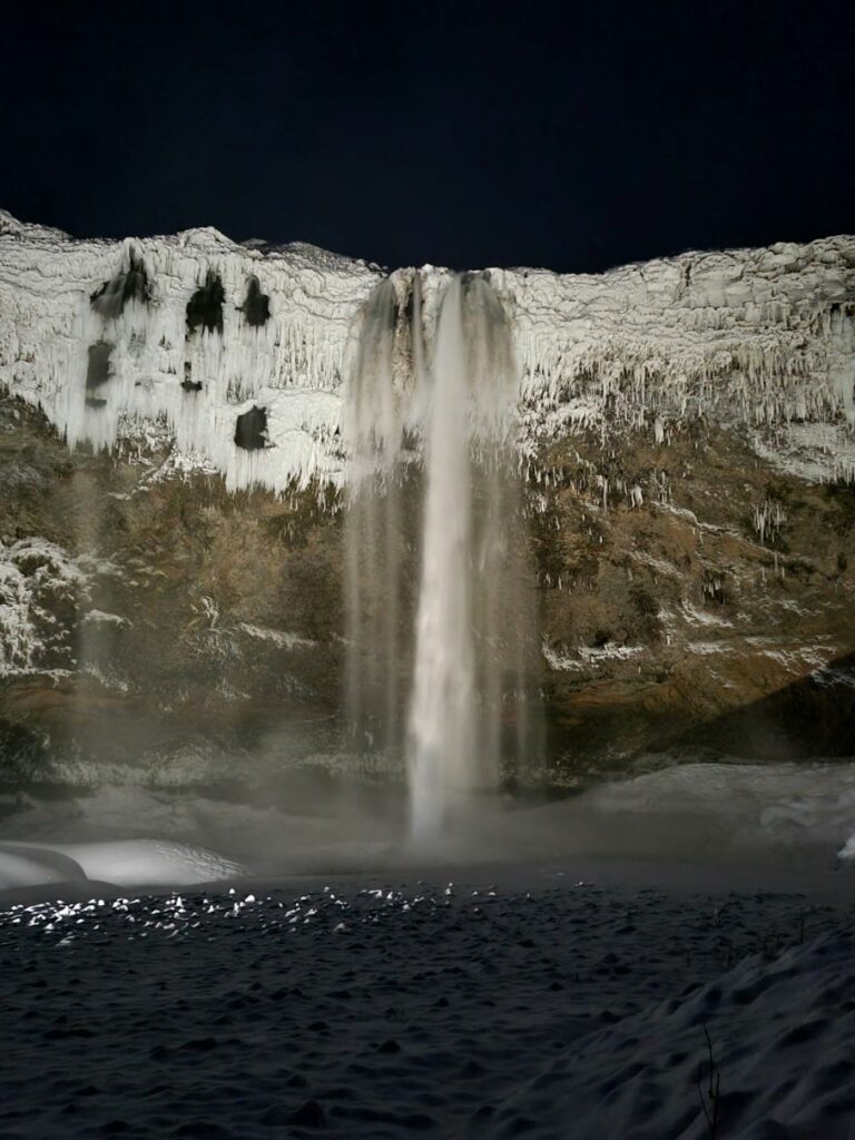 seljalandsfoss-waterfall