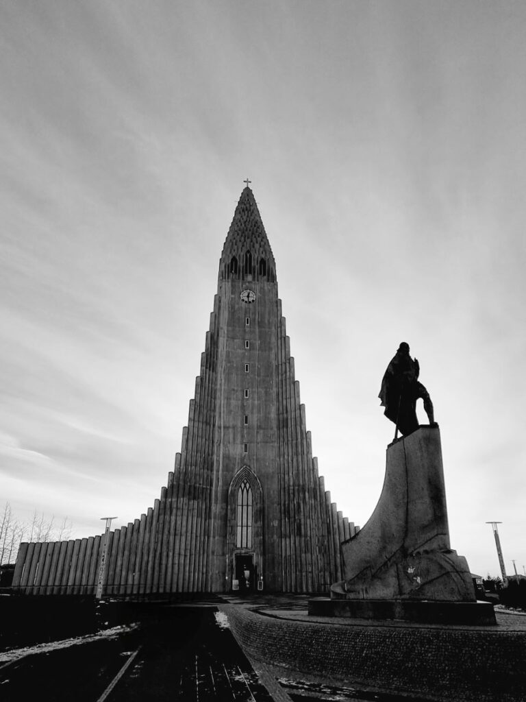Reykjavik-church-black-and-white